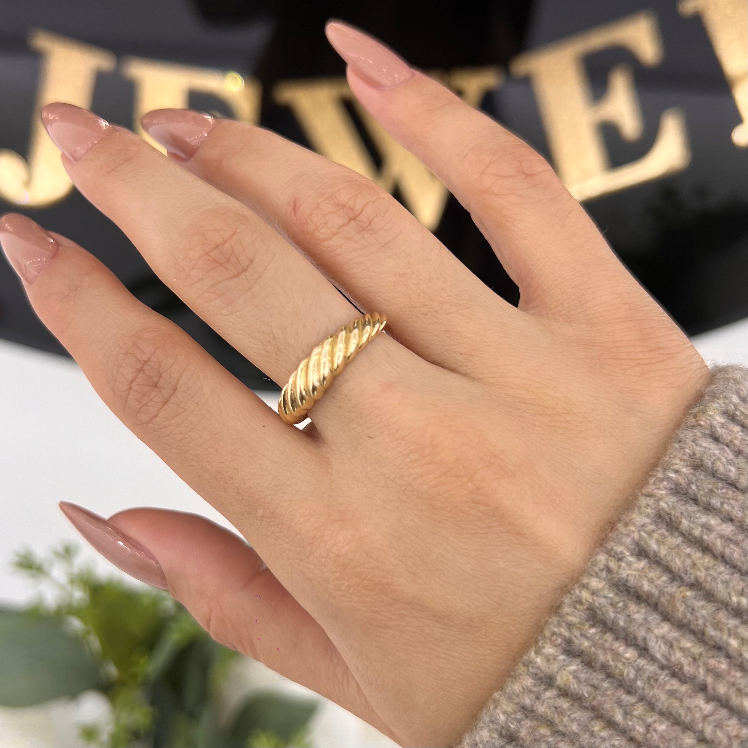 Statement Ring