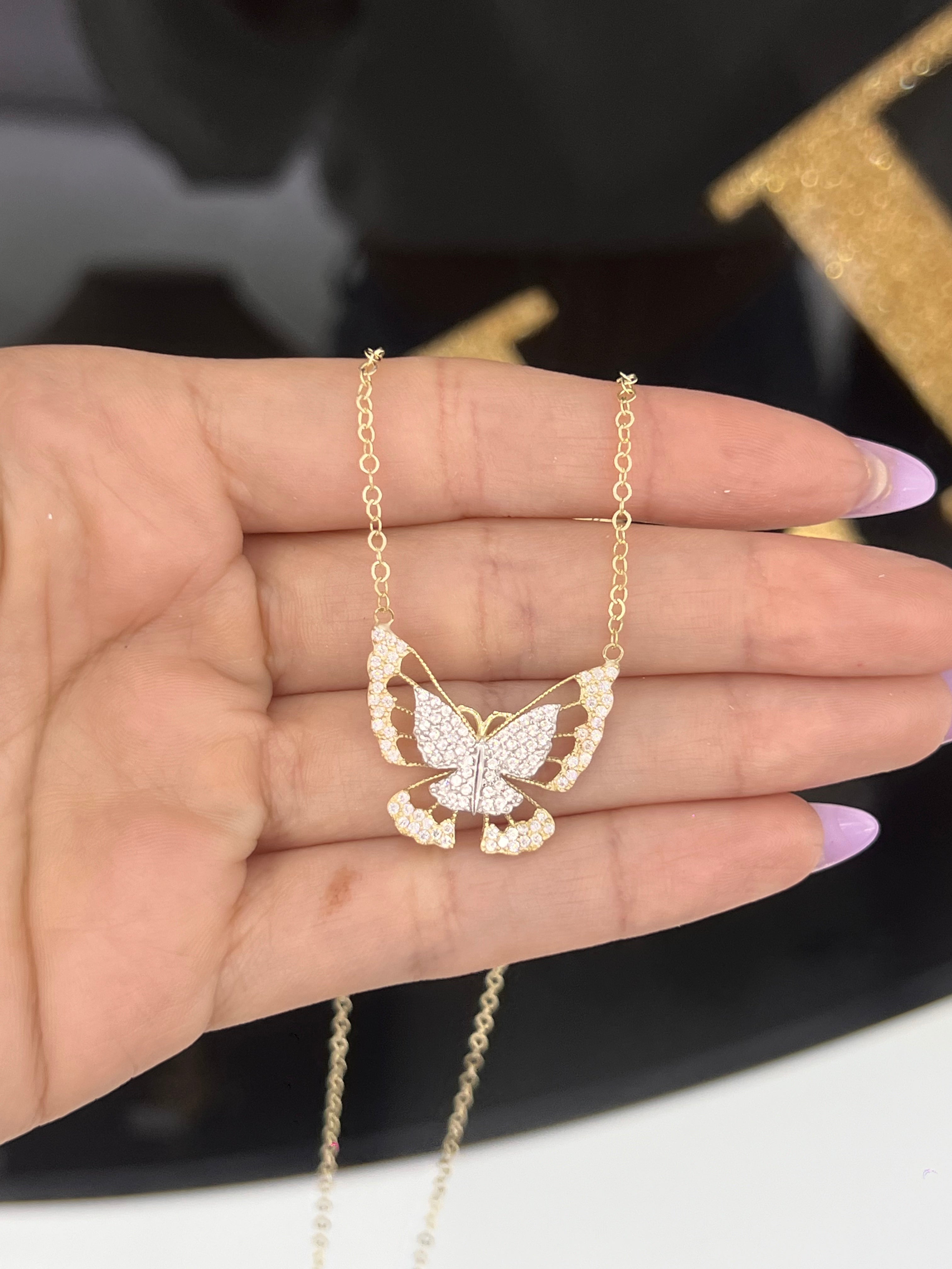 Butterfly ladies necklace with charm